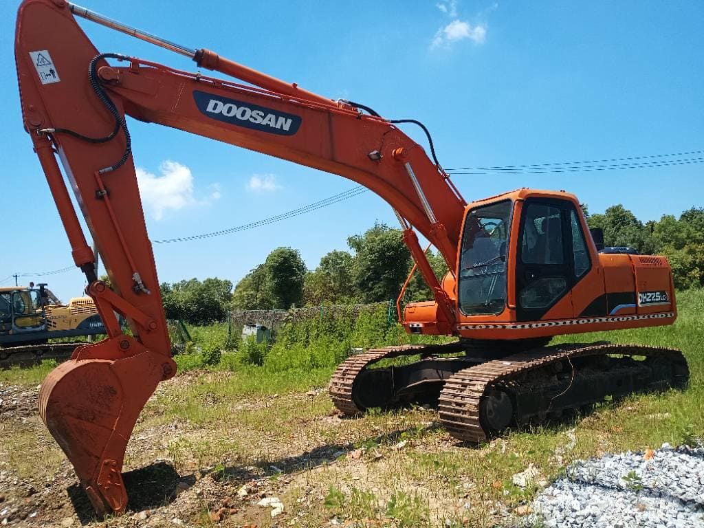 Doosan DH225-9 Excavator